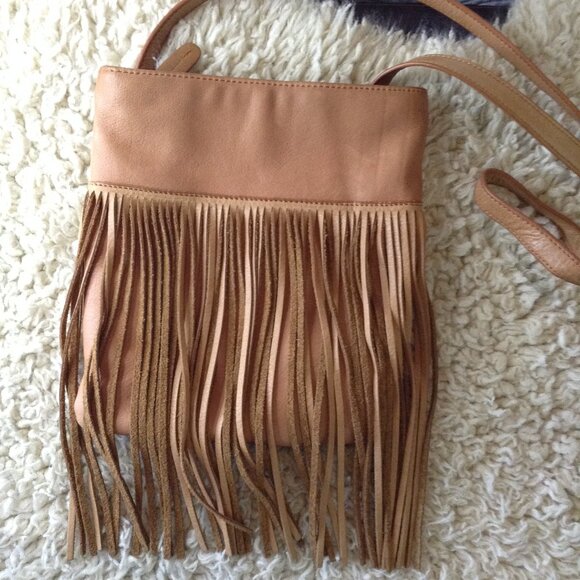 VTG Leather Margot Fringed Crossbody; Bohemian, hippie Vibes, Supple Tan Leather - Picture 3 of 6